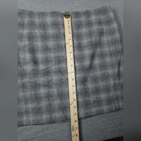 Banana Republic women Size 10 stretch Classic Gray Plaid Skirt - Picture 8 of 8
